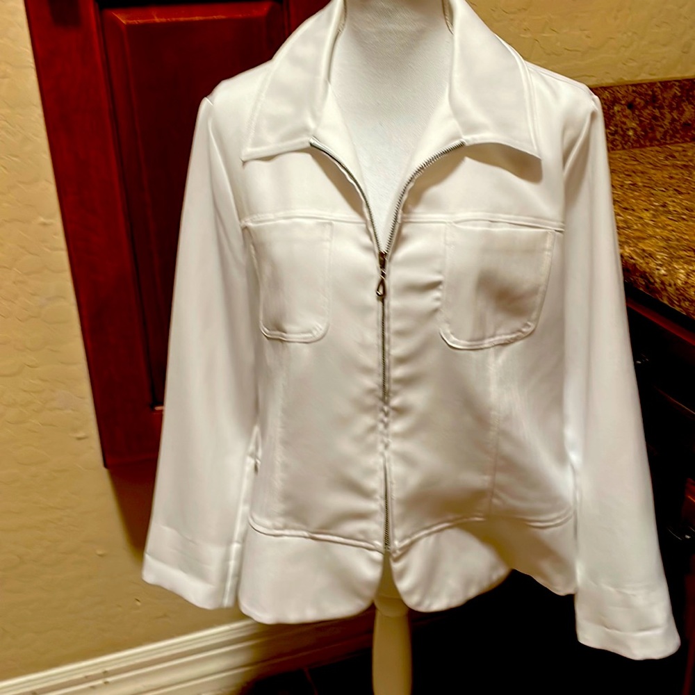 Draper’s and Damon white jacket